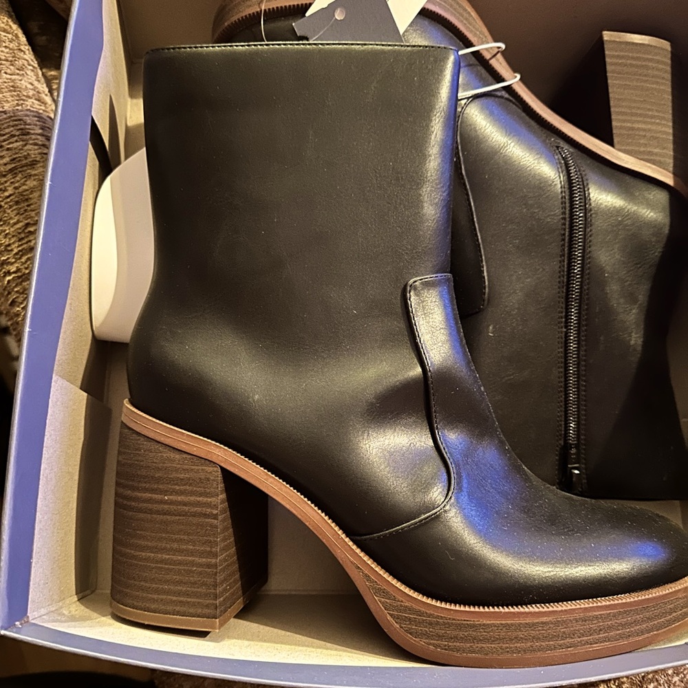 Black memory foam booties